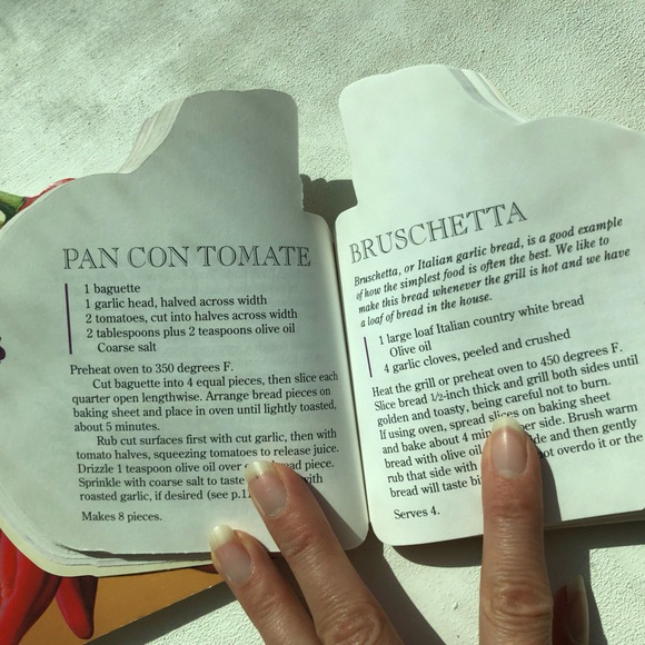 2 cookbooks - Totally Garlic Cookbook & Totally Chile Pepper Cookbook 5” x 5-6” - Picture 13 of 16